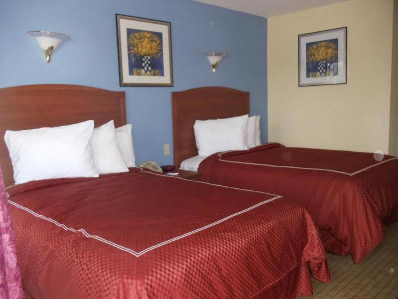Days Inn By Wyndham Elmsford Exterior photo