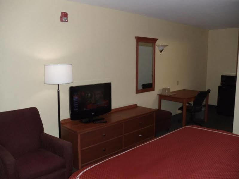 Days Inn By Wyndham Elmsford Exterior photo