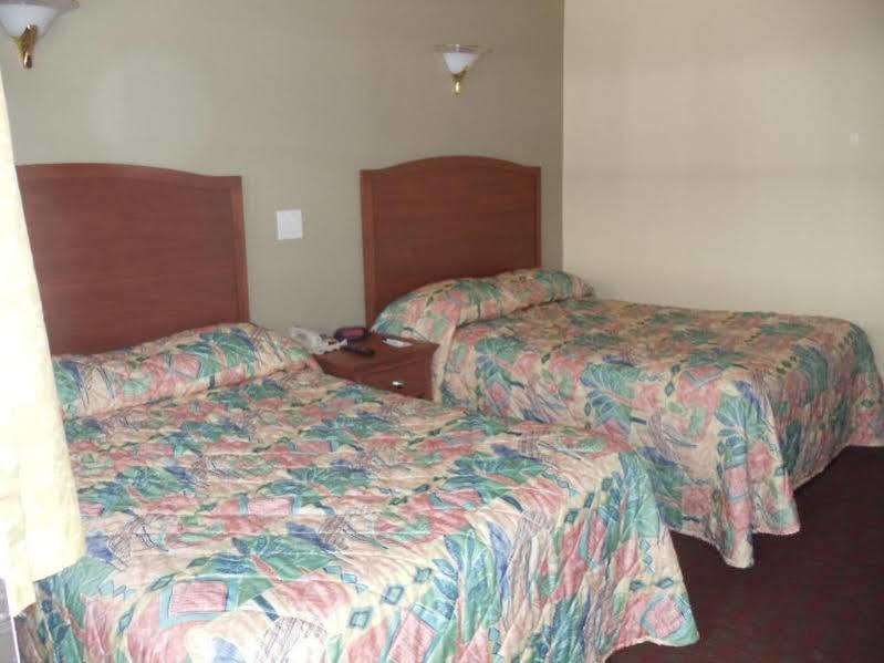 Days Inn By Wyndham Elmsford Exterior photo